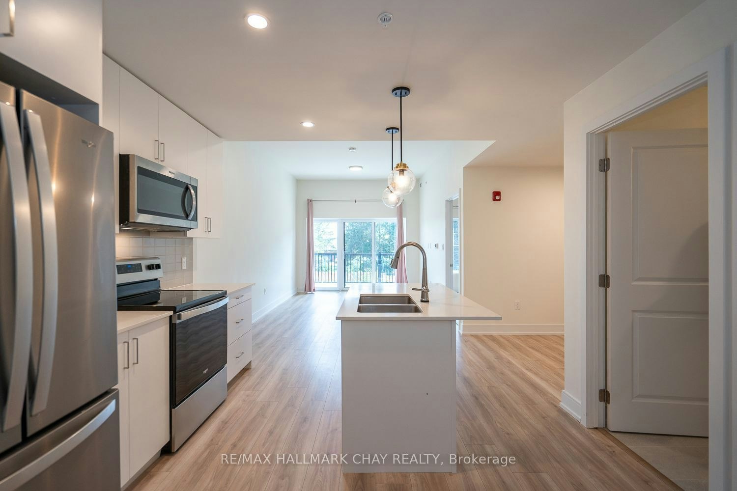 203-121 Mary Street, Clearview, ON, L0M 1G0 - 10