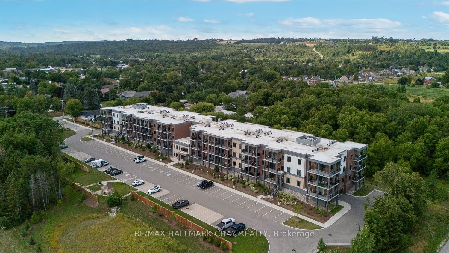 203-121 Mary Street, Clearview, ON, L0M 1G0