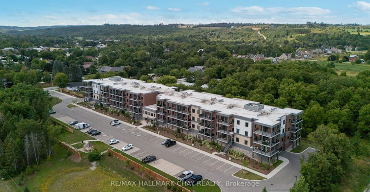 203-121 Mary Street, Clearview, ON, L0M 1G0
