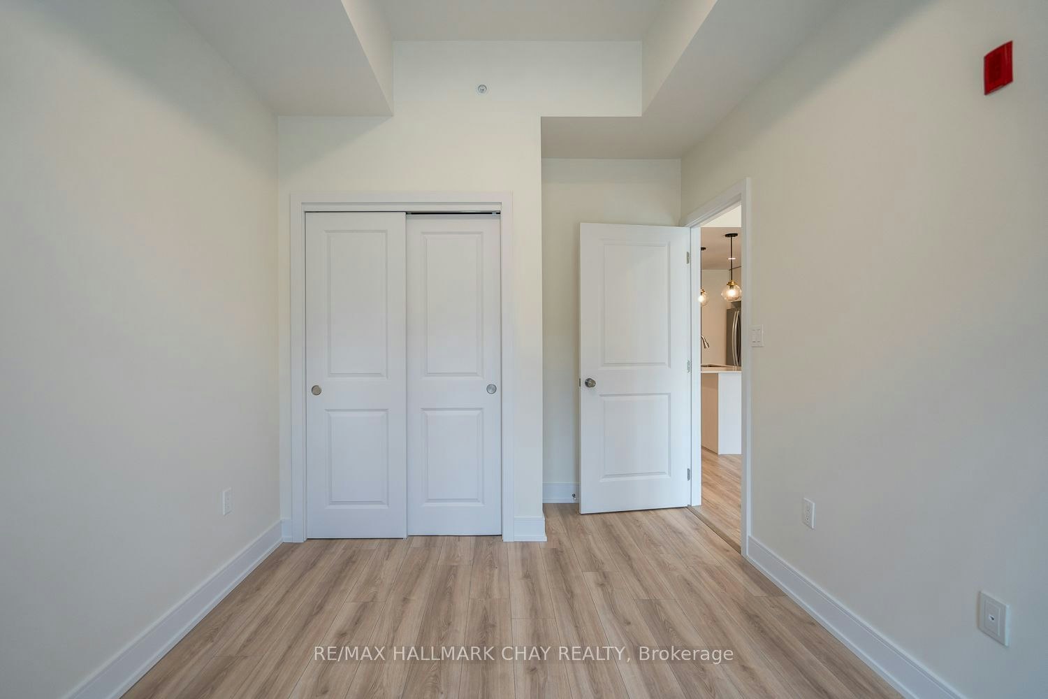 203-121 Mary Street, Clearview, ON, L0M 1G0 - 16