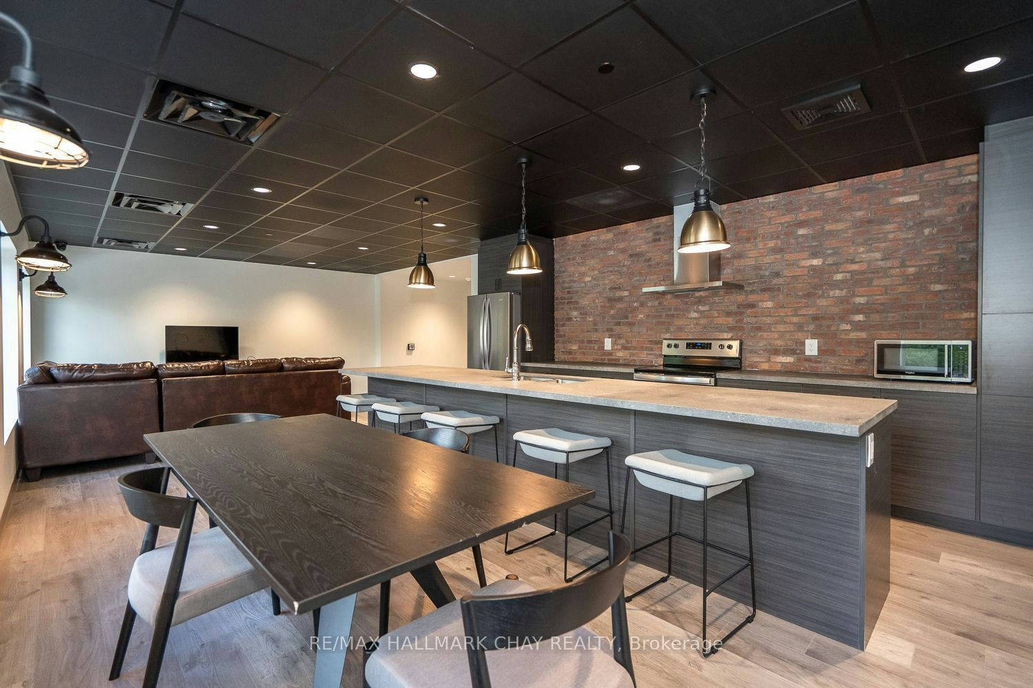 203-121 Mary Street, Clearview, ON, L0M 1G0 - 25