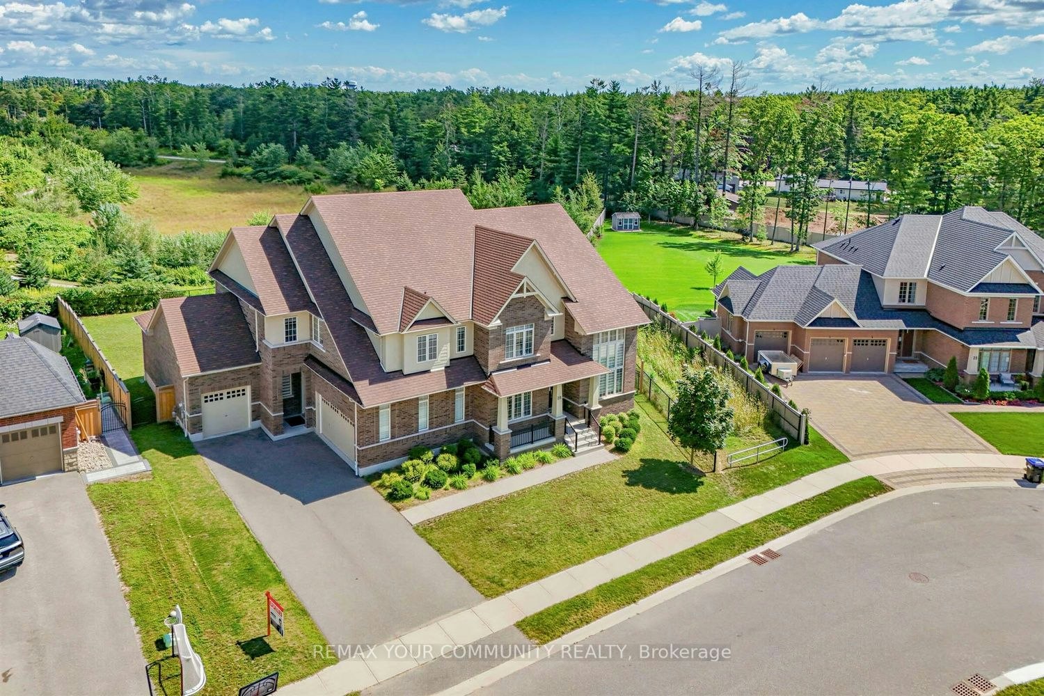 19 Redmond Crescent, Springwater, ON, L9X 1Z8