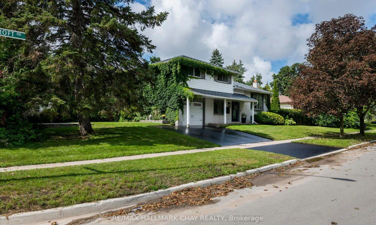 19 Highcroft Road