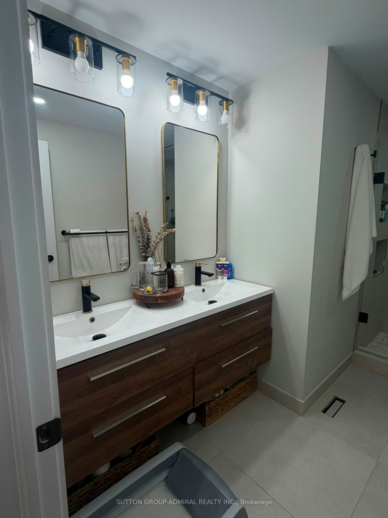 18 Wallace Drive, Barrie, ON, L4N 7E2 - 14