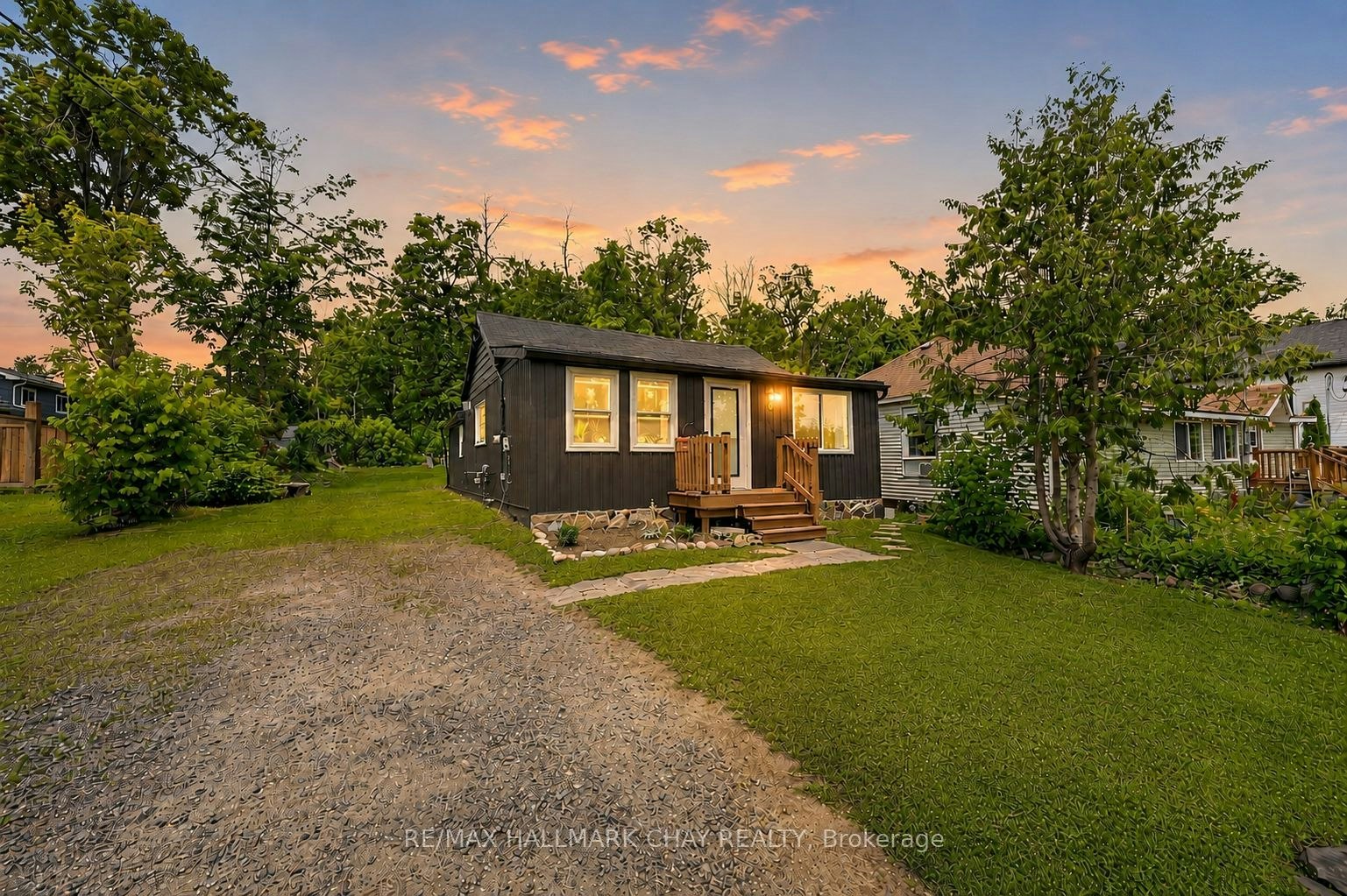 8 Myrtle Avenue, Oro-Medonte, ON, L0L 1T0