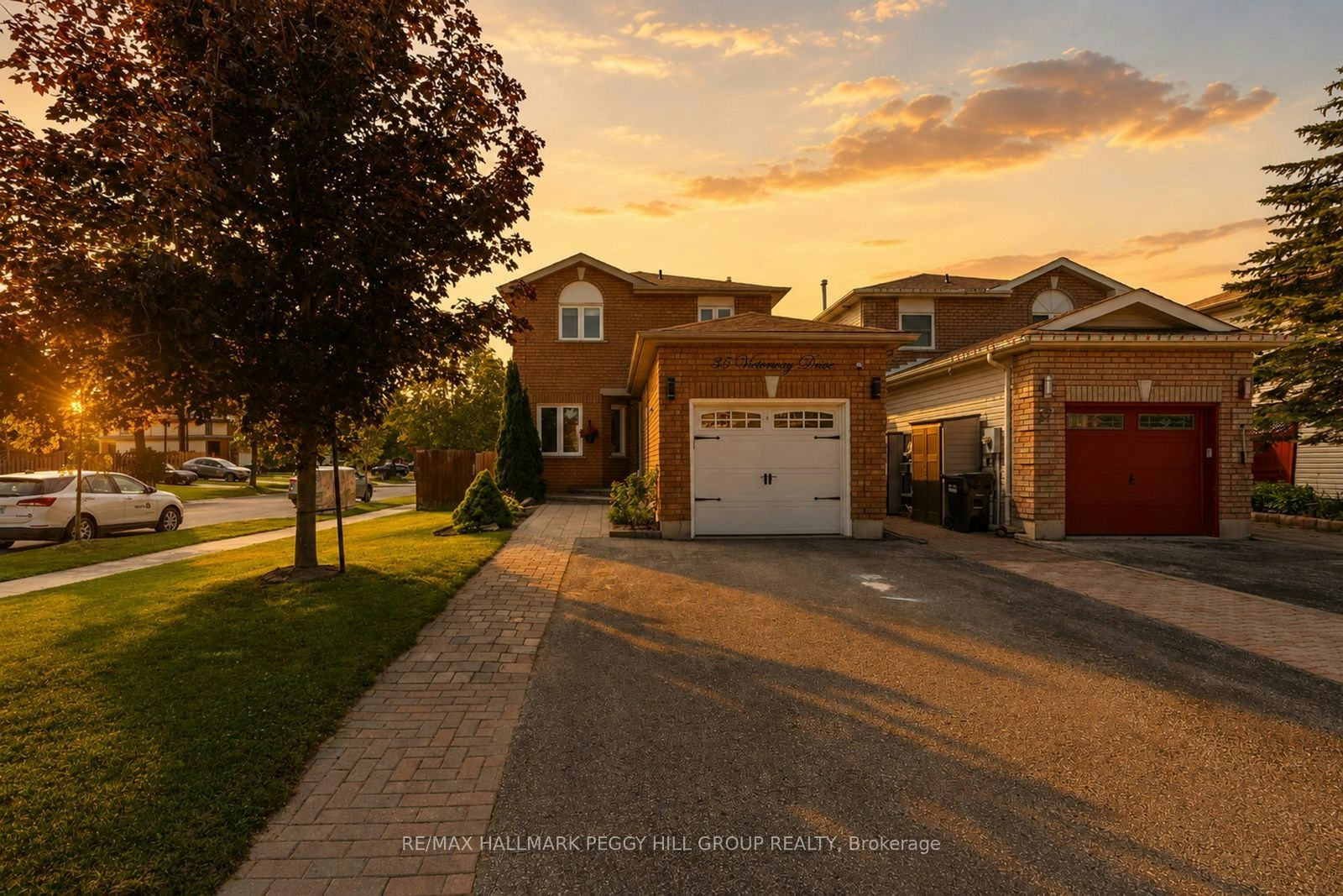 35 Victorway Drive, Barrie, ON, L4N 9L3