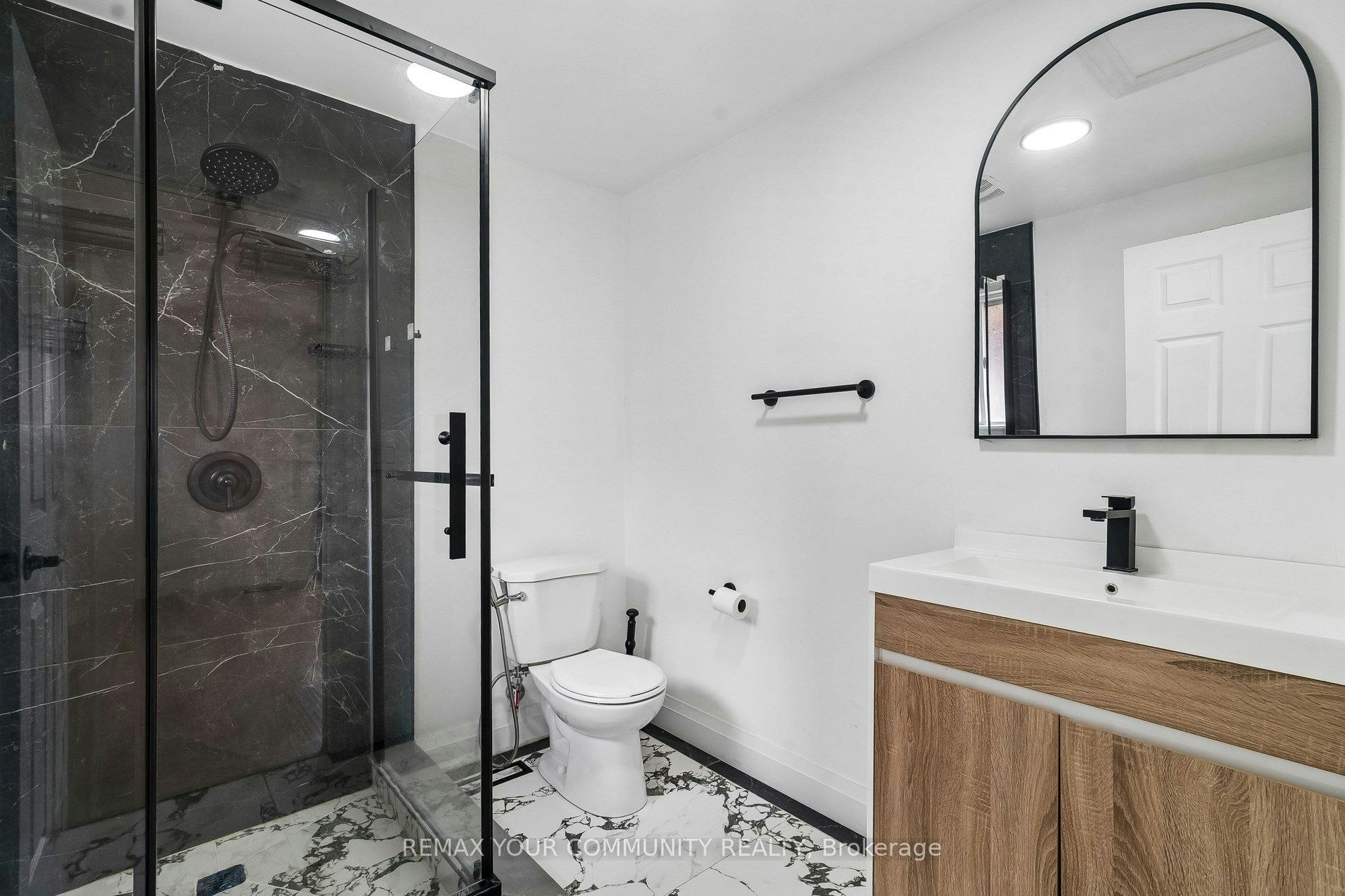 Main Floor-84 Irwin Drive, Barrie, ON, L4N 7A8 - 11