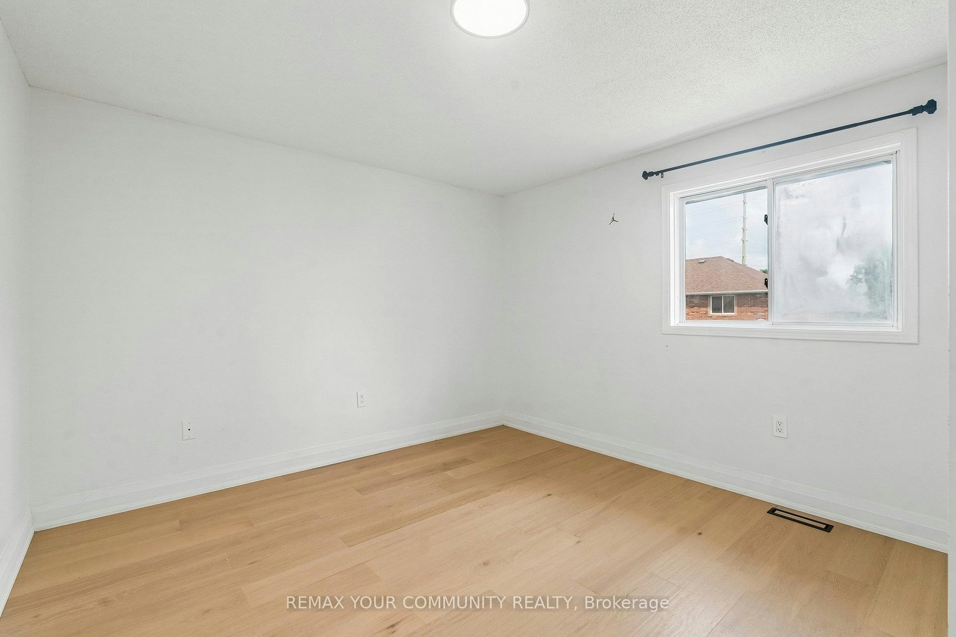Main Floor-84 Irwin Drive, Barrie, ON, L4N 7A8 - 12