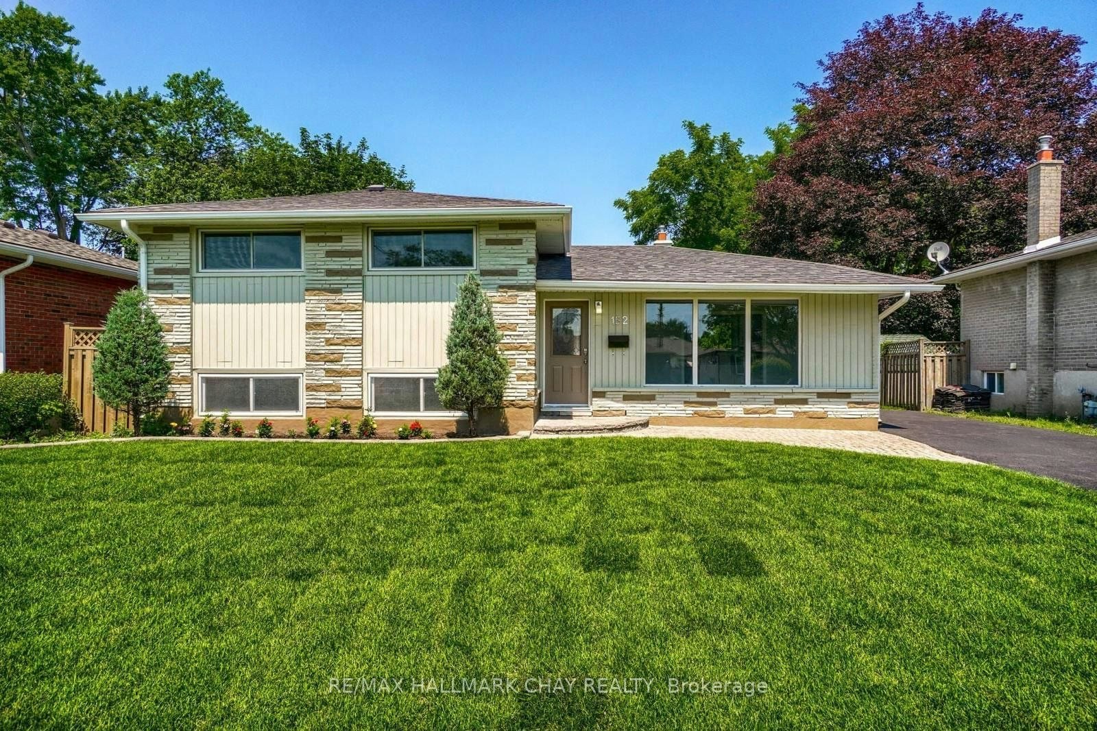 Main-152 Rose Street, Barrie, ON, L4M 2T7