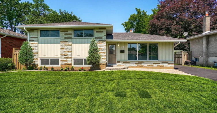 Main-152 Rose Street, Barrie, ON, L4M 2T7