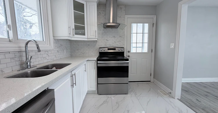Main-152 Rose Street, Barrie, ON, L4M 2T7 - 6