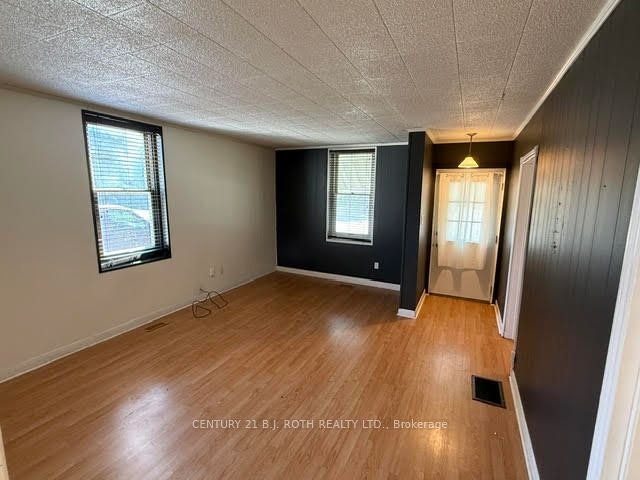 26 Caroline Street, Barrie, ON, L4N 2S3 - 2