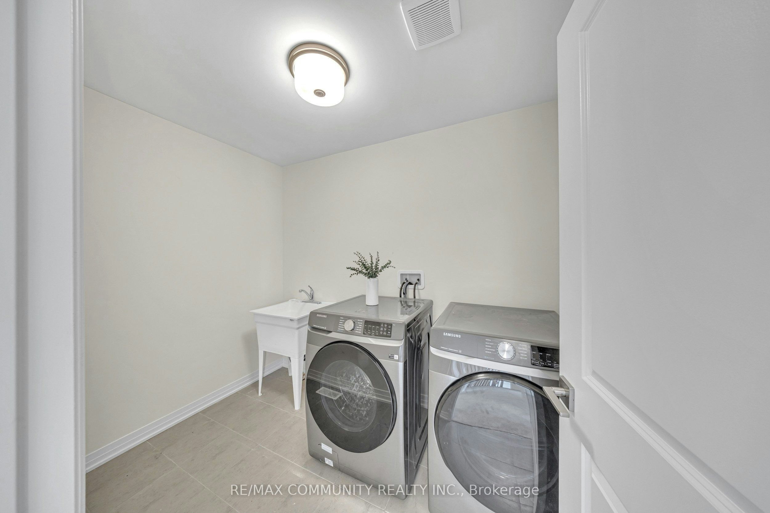 3169 Searidge Street, Severn, ON, L3V 0Y4 - 35