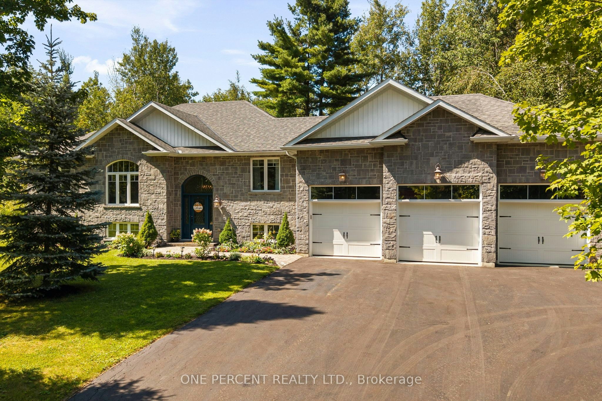 1370 Rimkey Crescent, Severn, ON, L3V 0E9