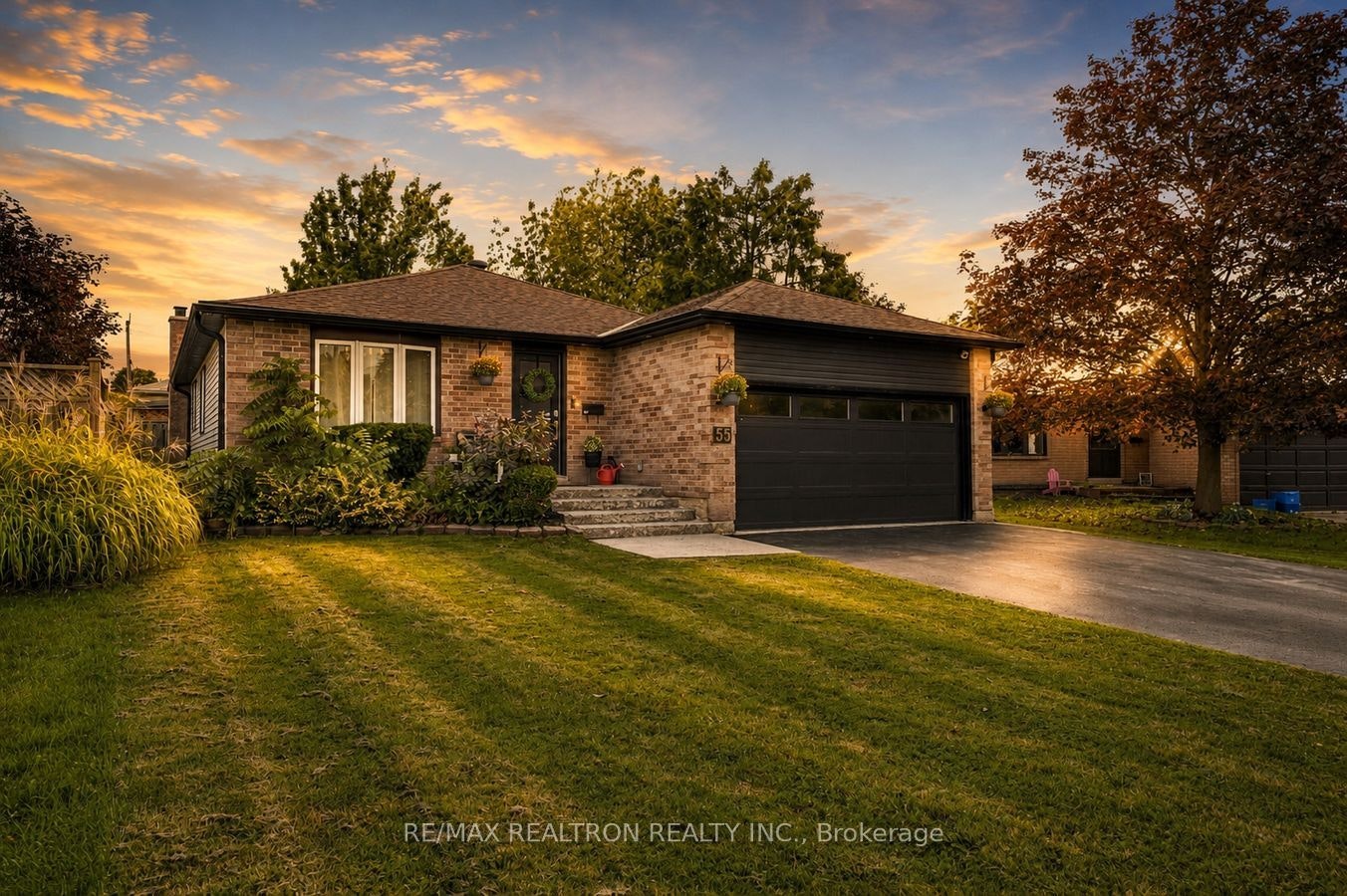 55 Laurie Crescent, Barrie, ON, L4M 6C7