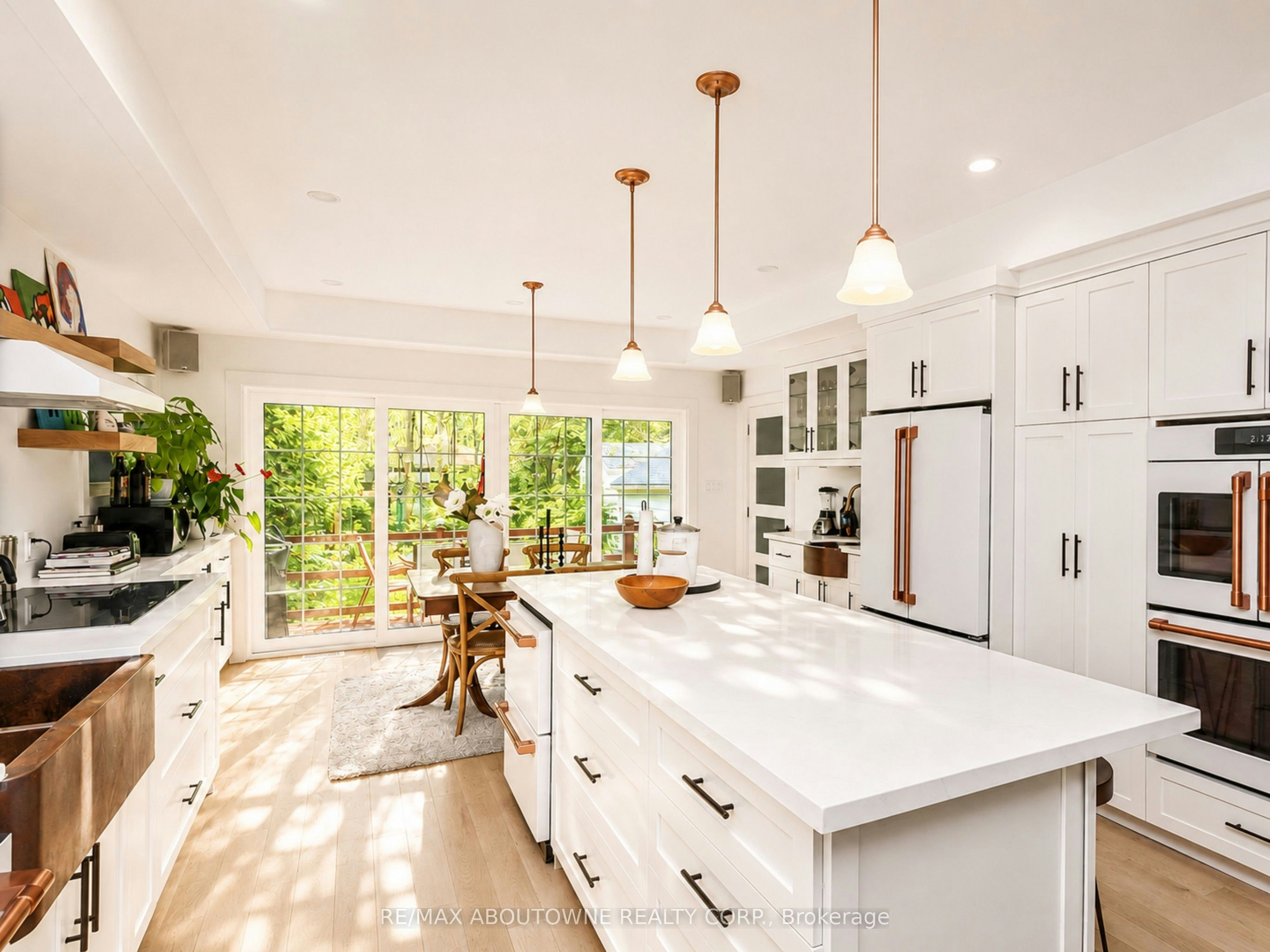 12 49th Street N, Wasaga Beach, ON, L9Z 1Y1