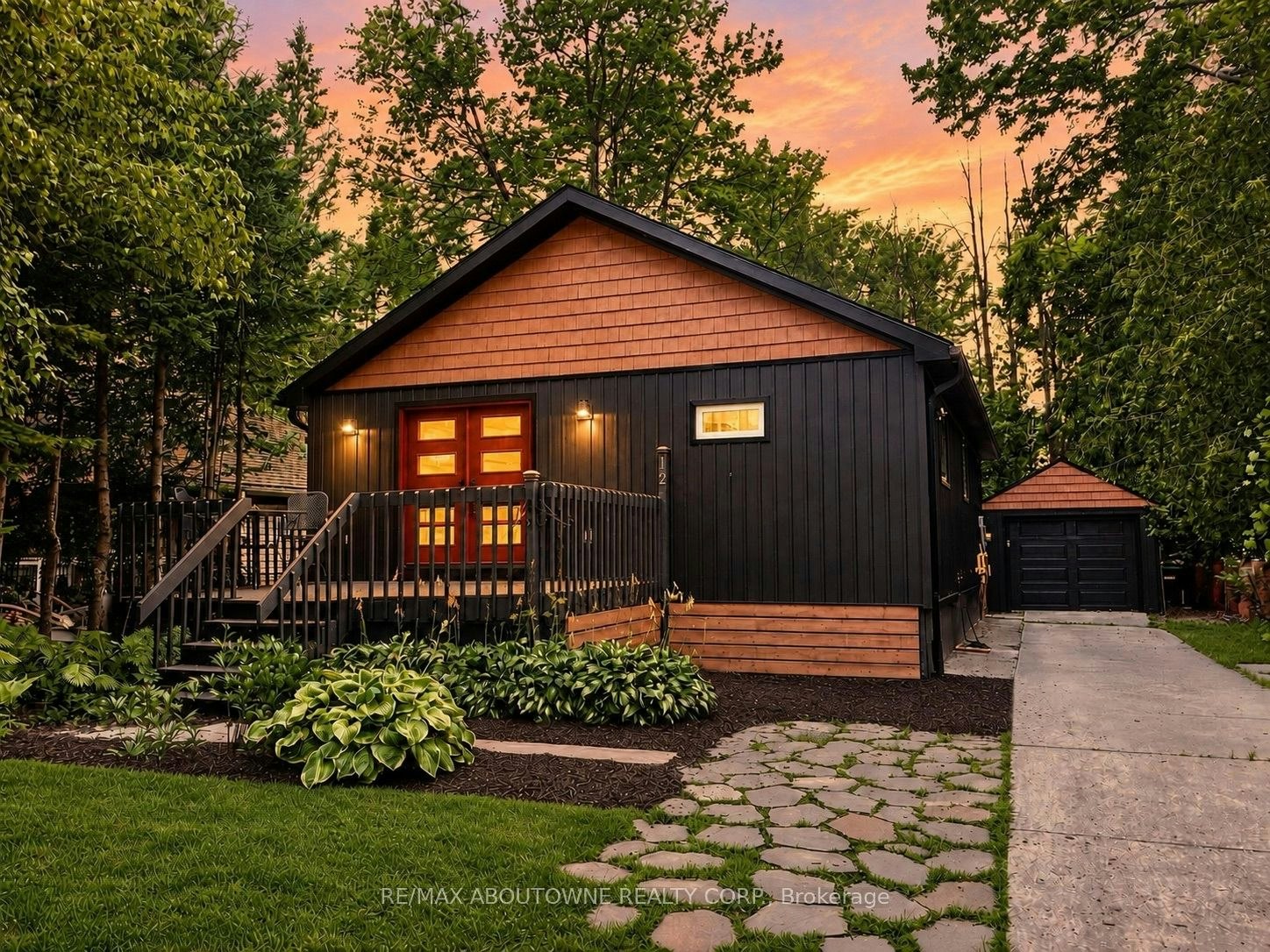 12 49th Street N, Wasaga Beach, ON, L9Z 1Y1