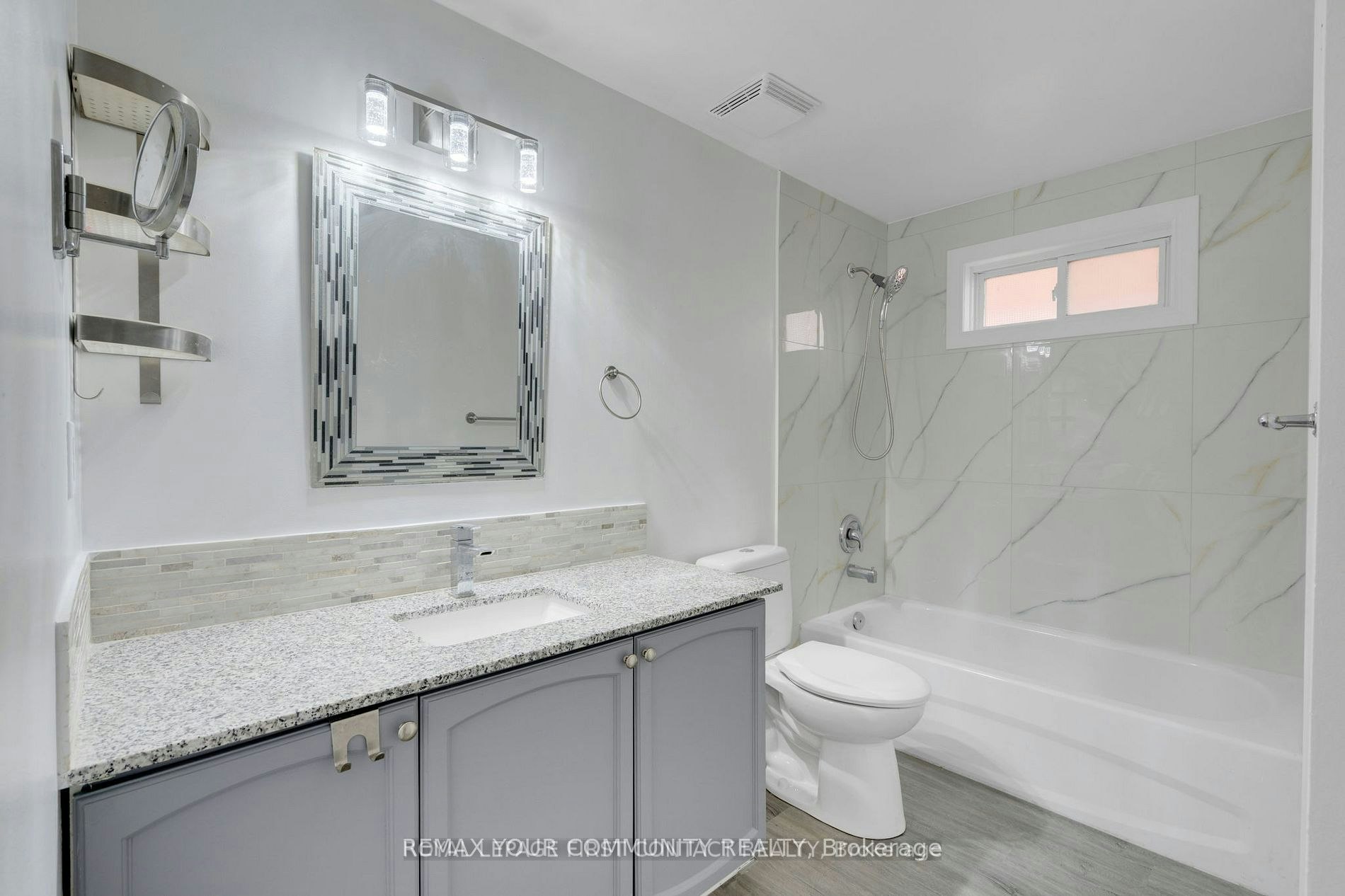(main)-16 Waddington Crescent, Barrie, ON, L4N 8C8 - 4