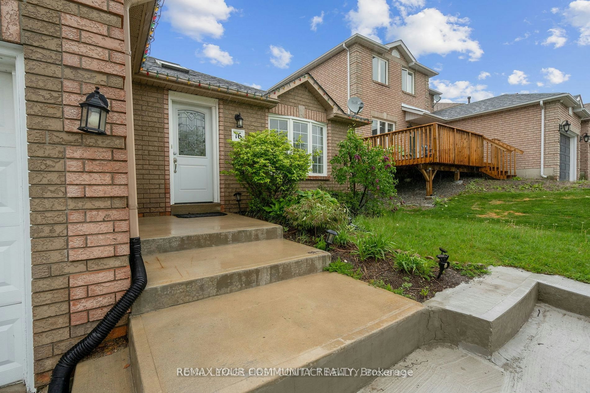 (main)-16 Waddington Crescent, Barrie, ON, L4N 8C8 - 2