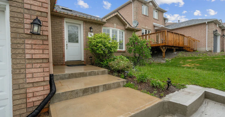 (main)-16 Waddington Crescent, Barrie, ON, L4N 8C8 - 2
