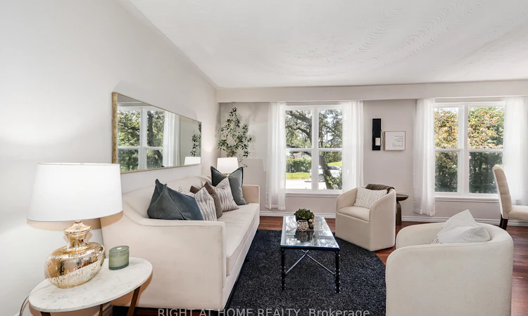 1059 Glen Mhor Crescent