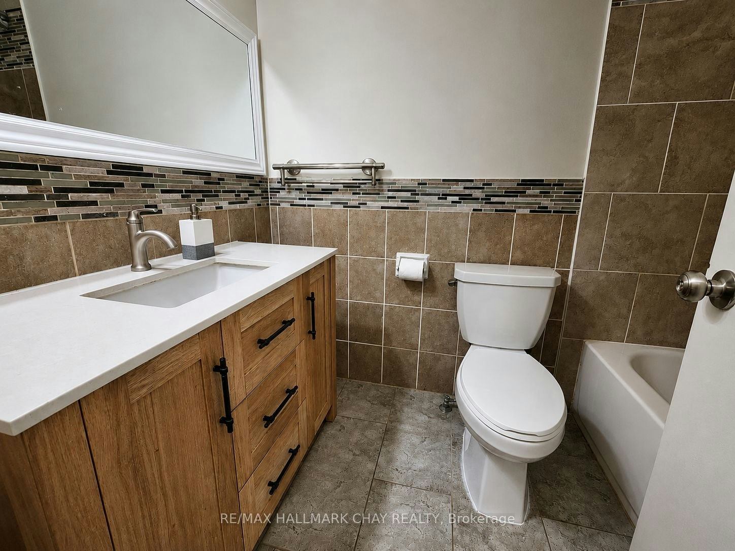 UPPER-88 B Bernick Drive, Barrie, ON, L4M 2V6 - 5