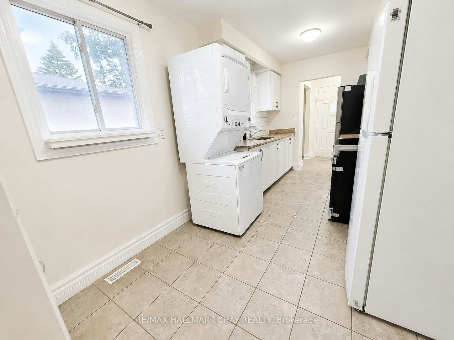 UPPER-88 B Bernick Drive, Barrie, ON, L4M 2V6 - 14