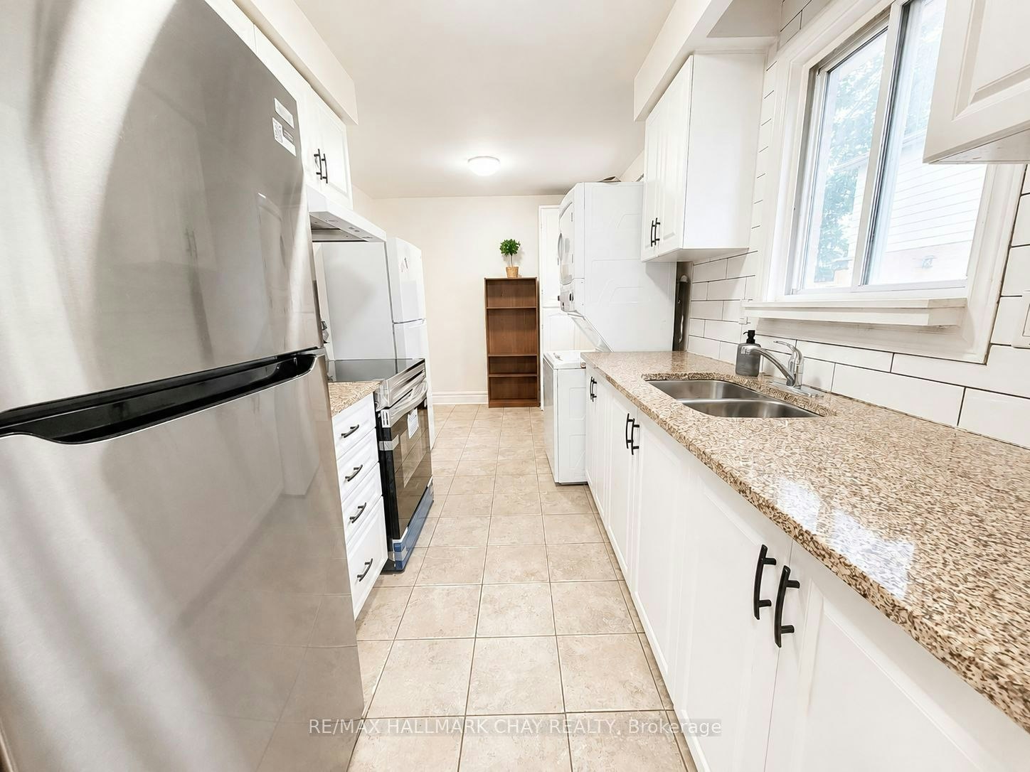 UPPER-88 B Bernick Drive, Barrie, ON, L4M 2V6 - 4