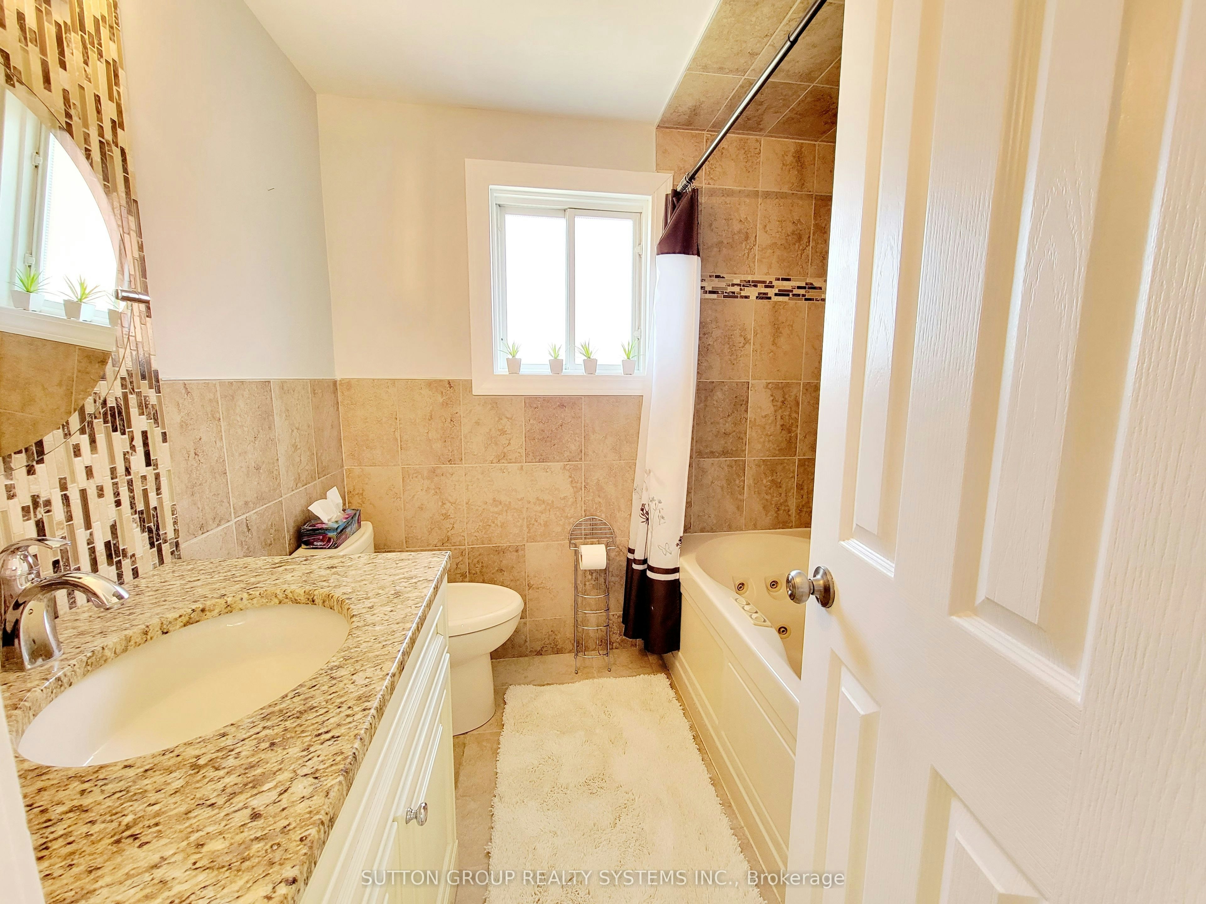 Main floor-62 Laidlaw Drive, Barrie, ON, L4N 7W2 - 10
