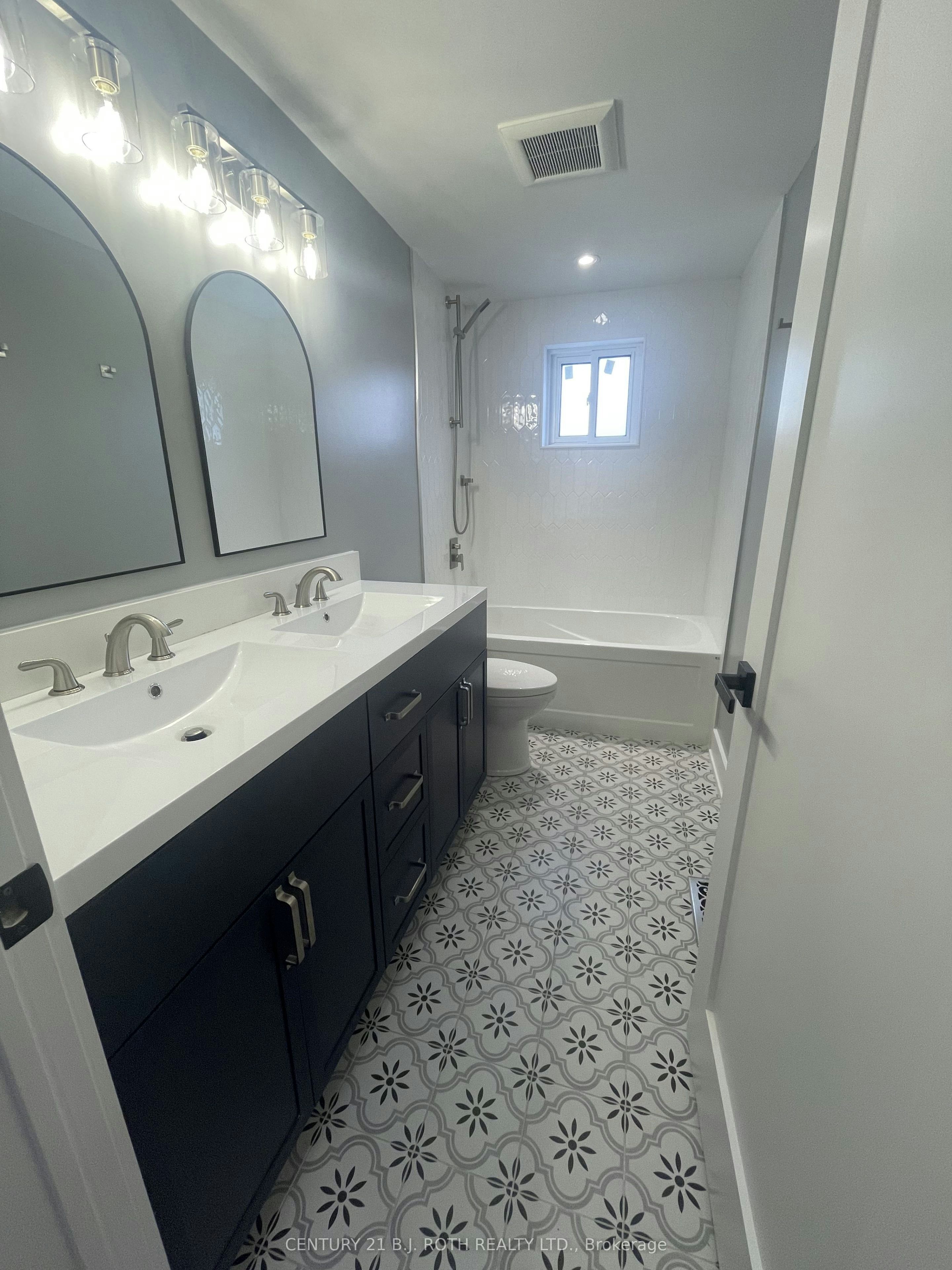 9 Bertram Drive, Springwater, ON, L0L 1P0 - 24