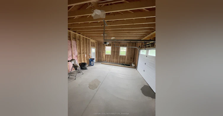 9 Bertram Drive, Springwater, ON, L0L 1P0 - 26
