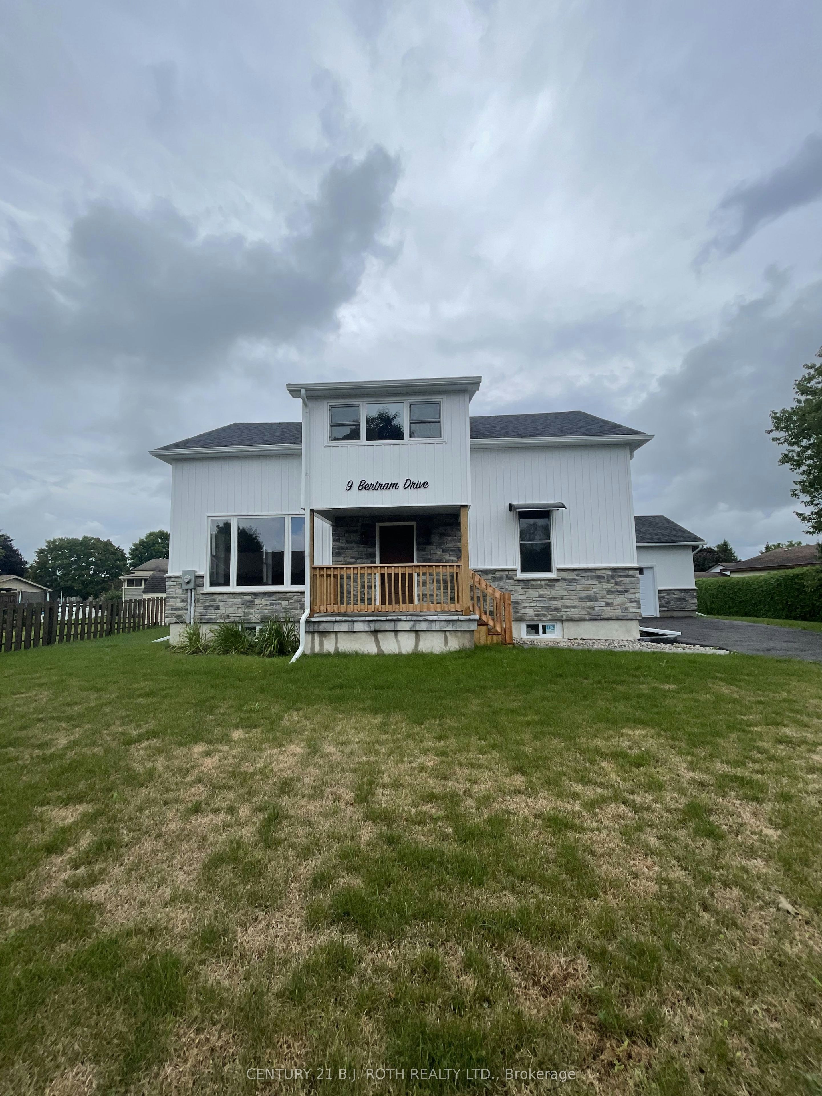 9 Bertram Drive, Springwater, ON, L0L 1P0