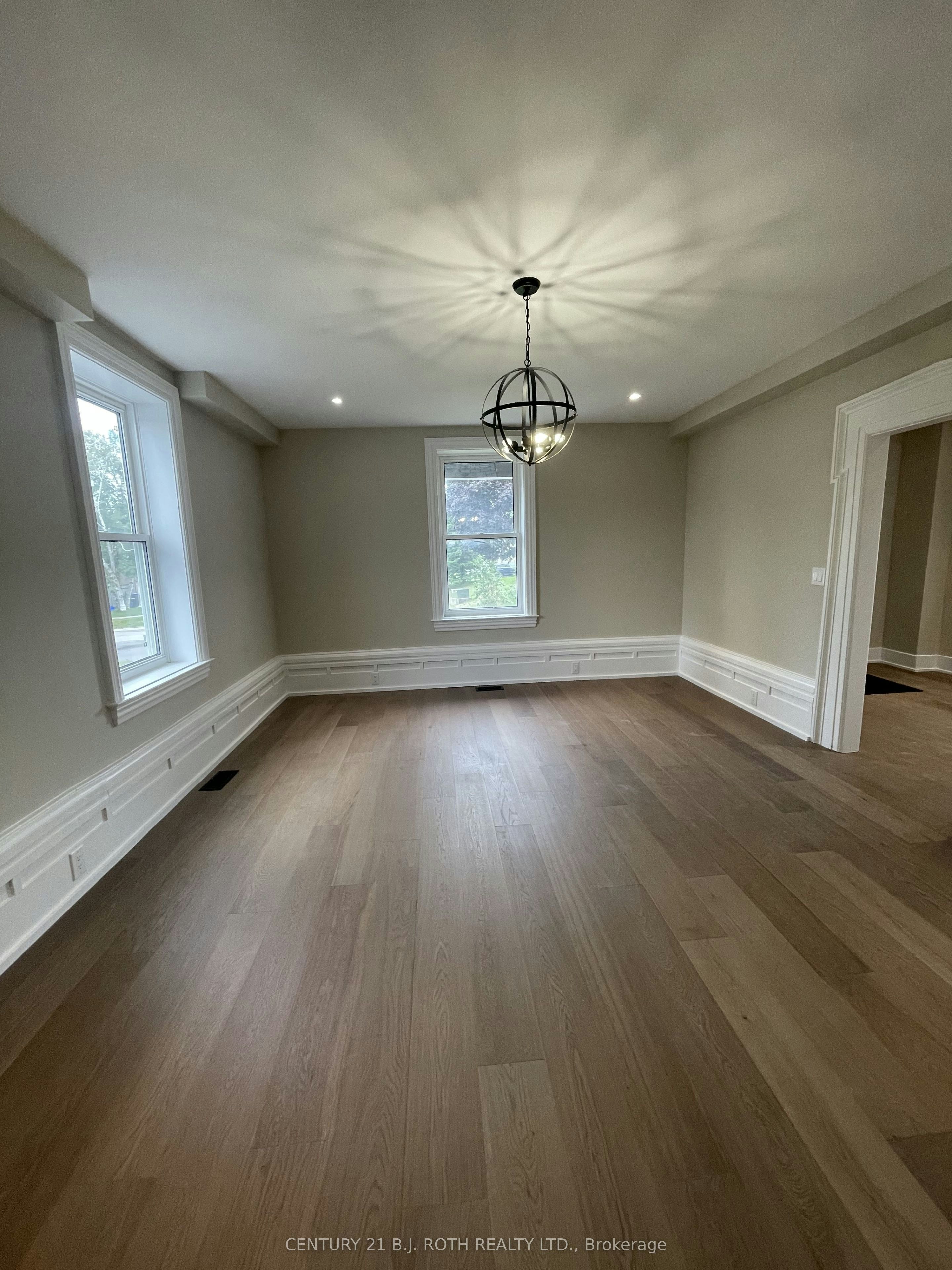 9 Bertram Drive, Springwater, ON, L0L 1P0 - 11