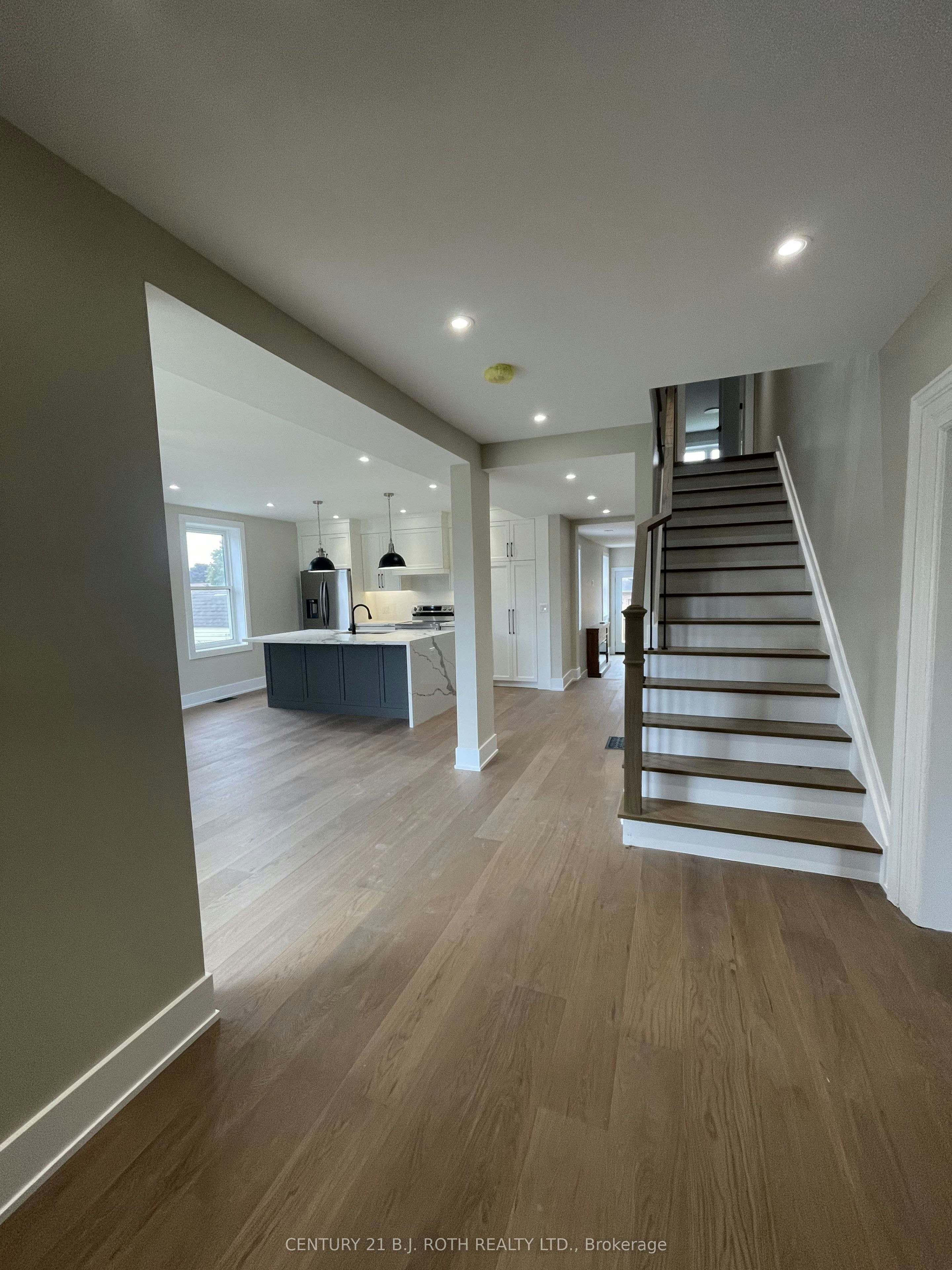 9 Bertram Drive, Springwater, ON, L0L 1P0 - 5