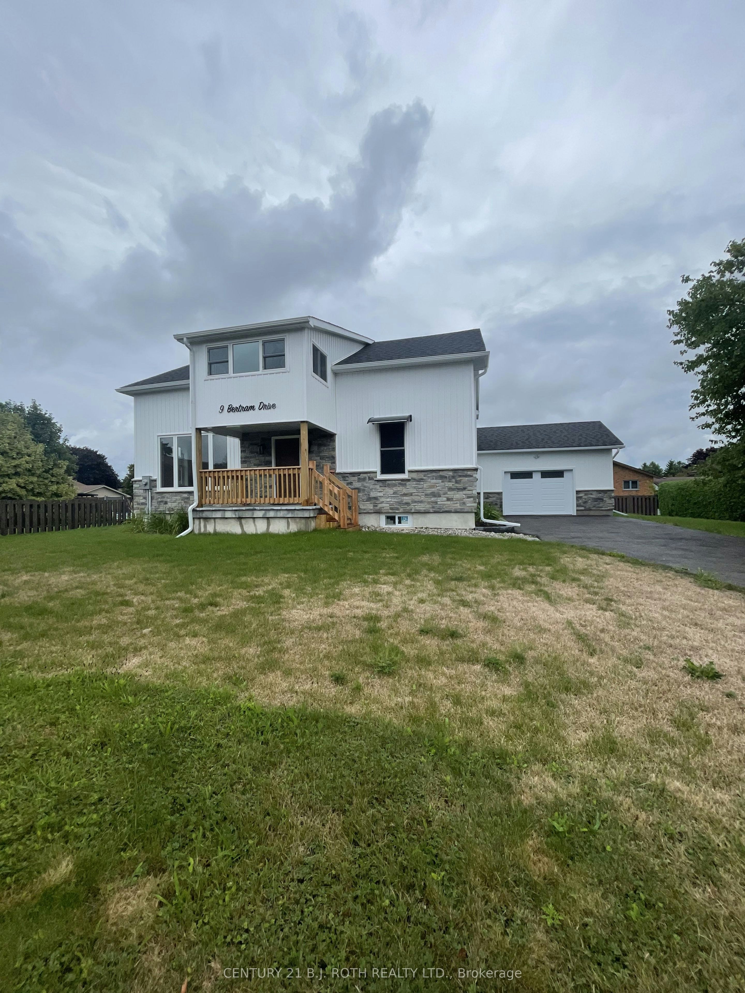 9 Bertram Drive, Springwater, ON, L0L 1P0 - 2