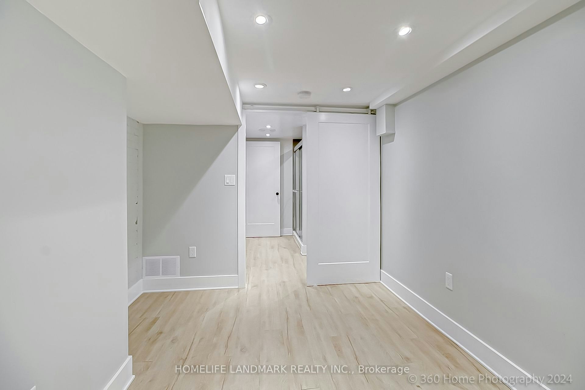 BSMT-206 Napier Street, Barrie, ON, L4M 1W8 - 11