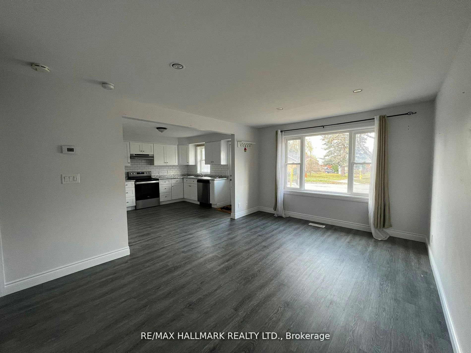 Main-261 Wellington Street E, Barrie, ON, L4M 2E4 - 3