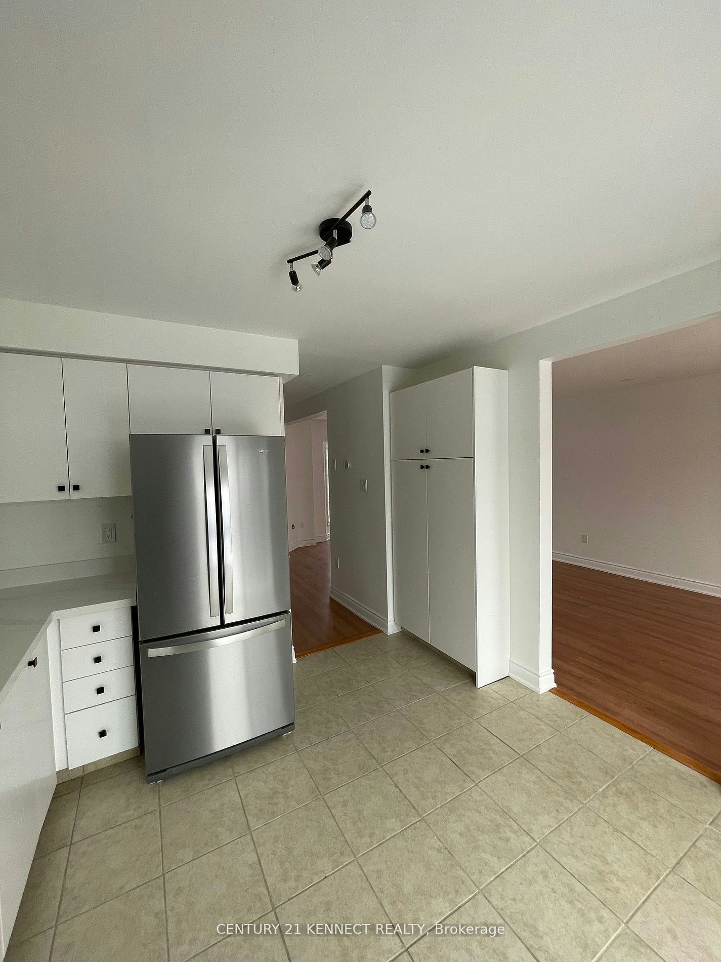 35 Drake Drive, Barrie, ON, L4N 8X4 - 4