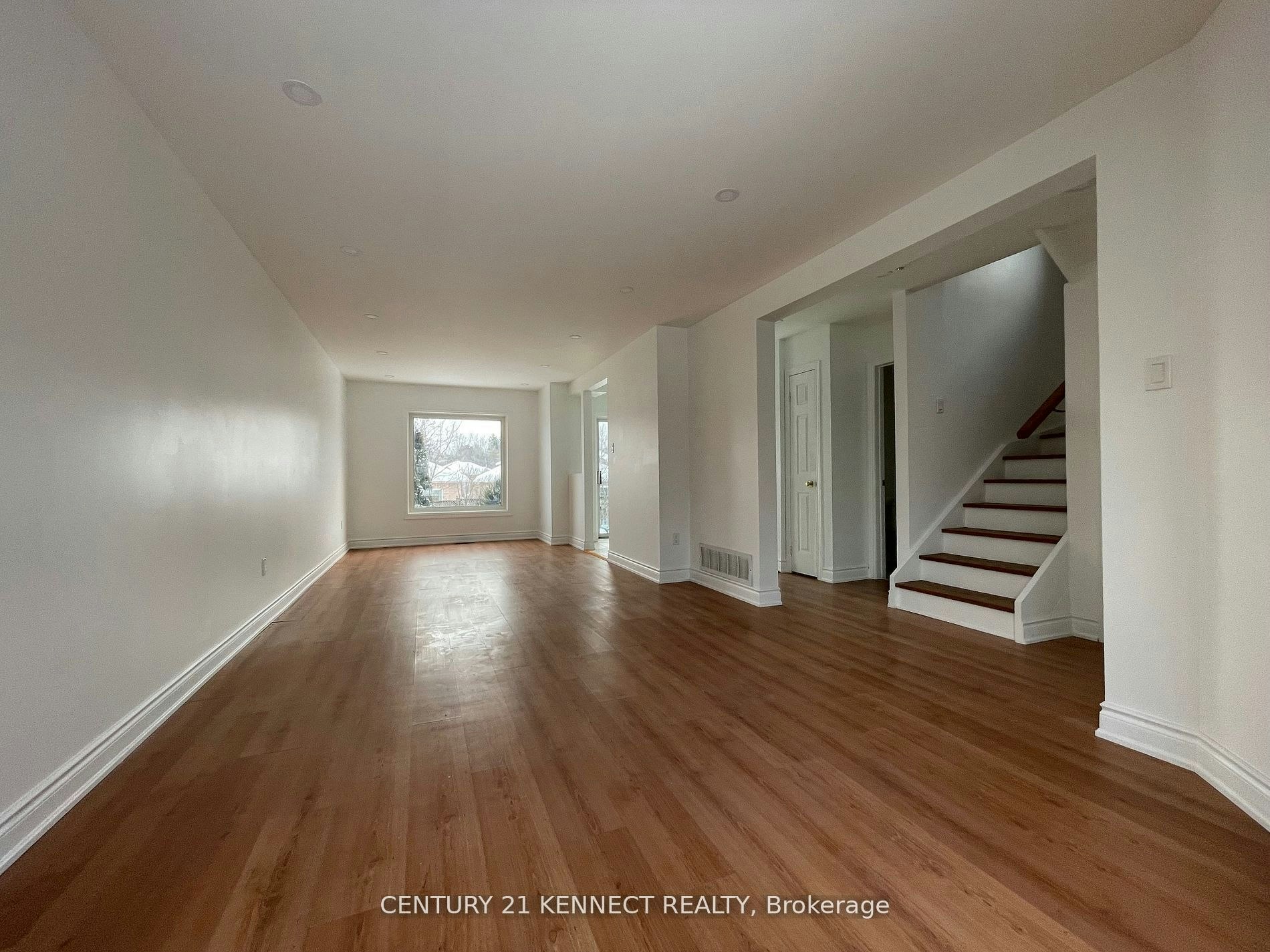 35 Drake Drive, Barrie, ON, L4N 8X4 - 2
