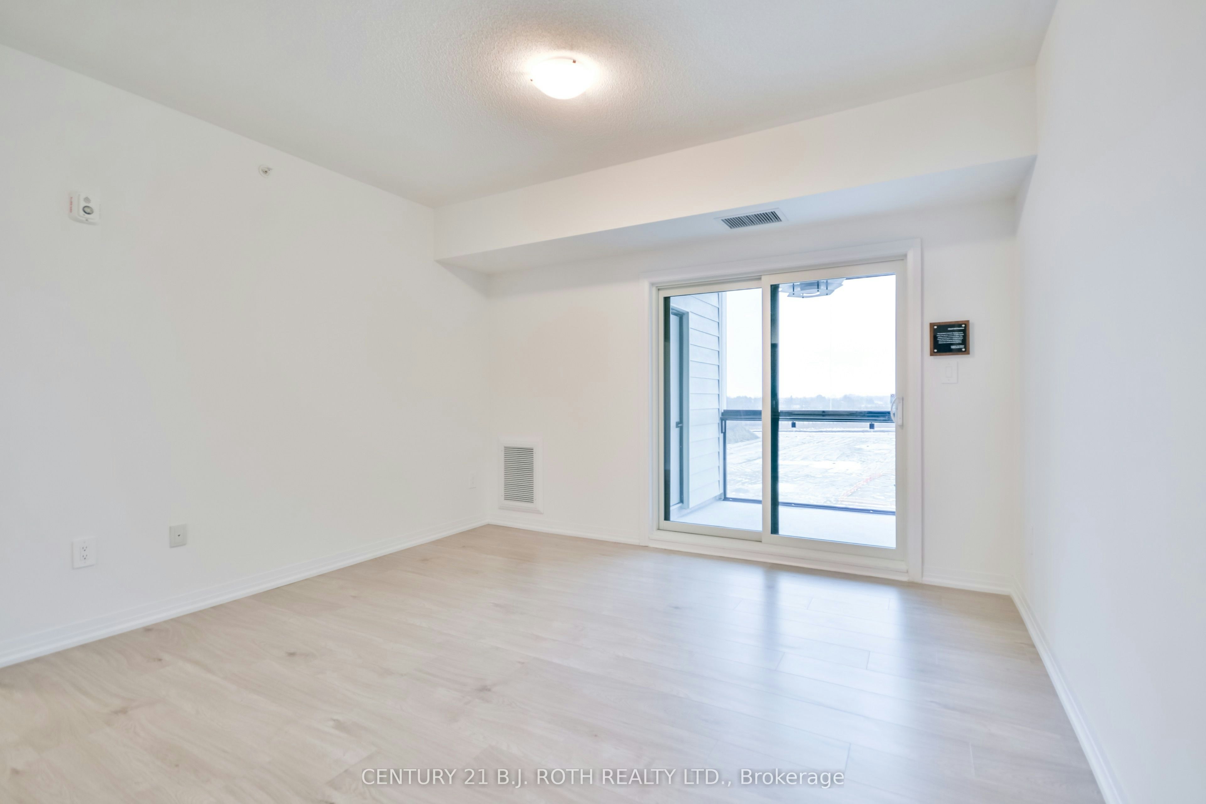 605-15 Kneeshaw Drive, Barrie, ON, L9J 0J8 - 13