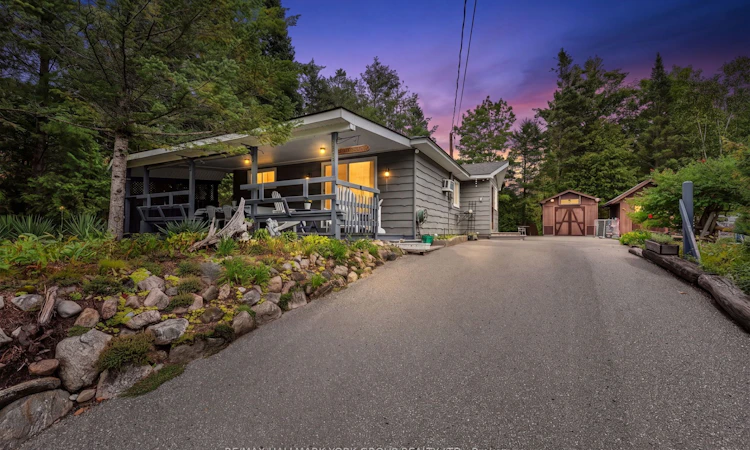 1085 River Road E