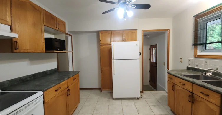 1023 Carson Road, Springwater, ON, L4M 4S5 - 8