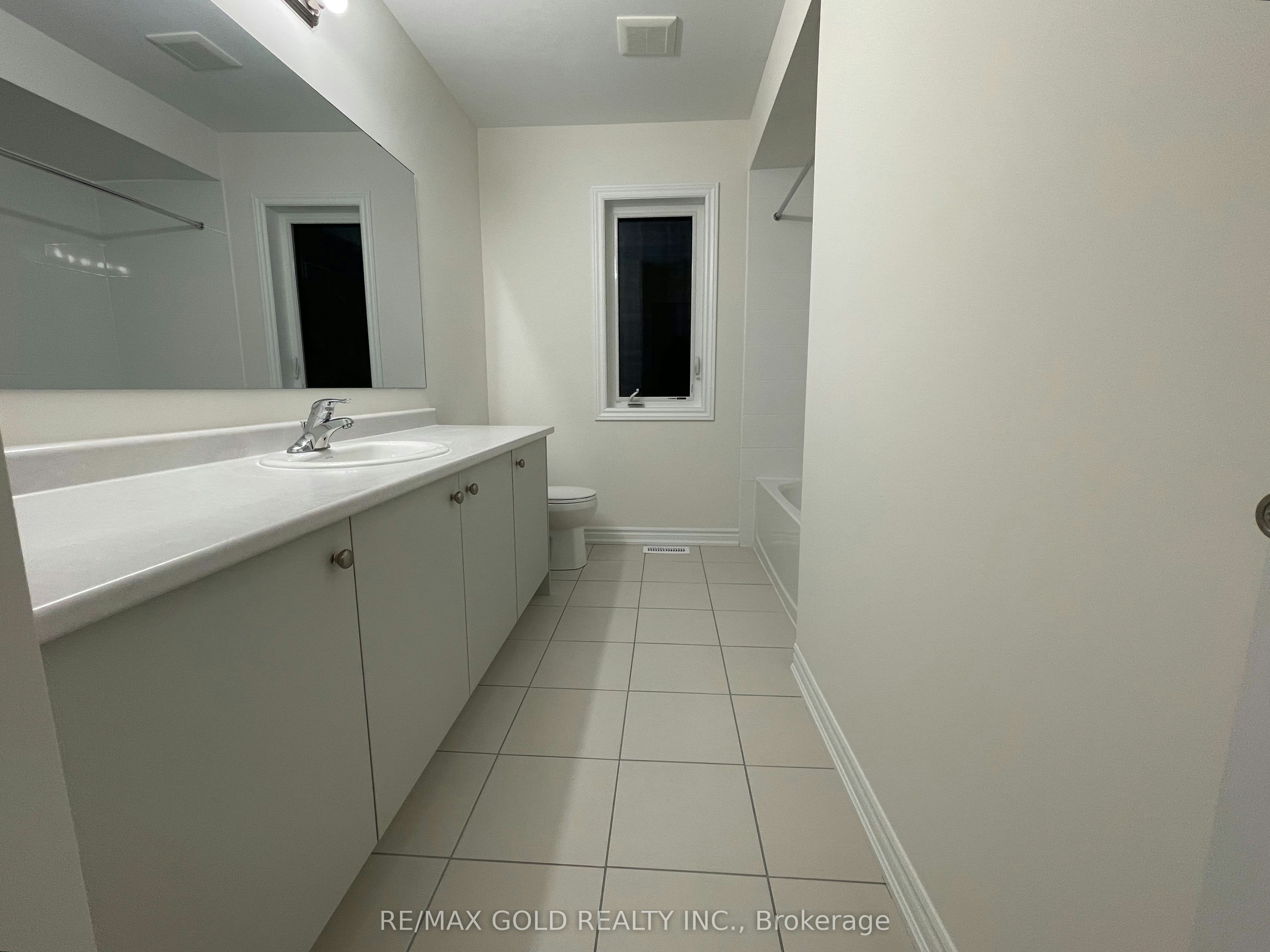 21 Sanford Circle, Springwater, ON, L9X 2A8 - 14