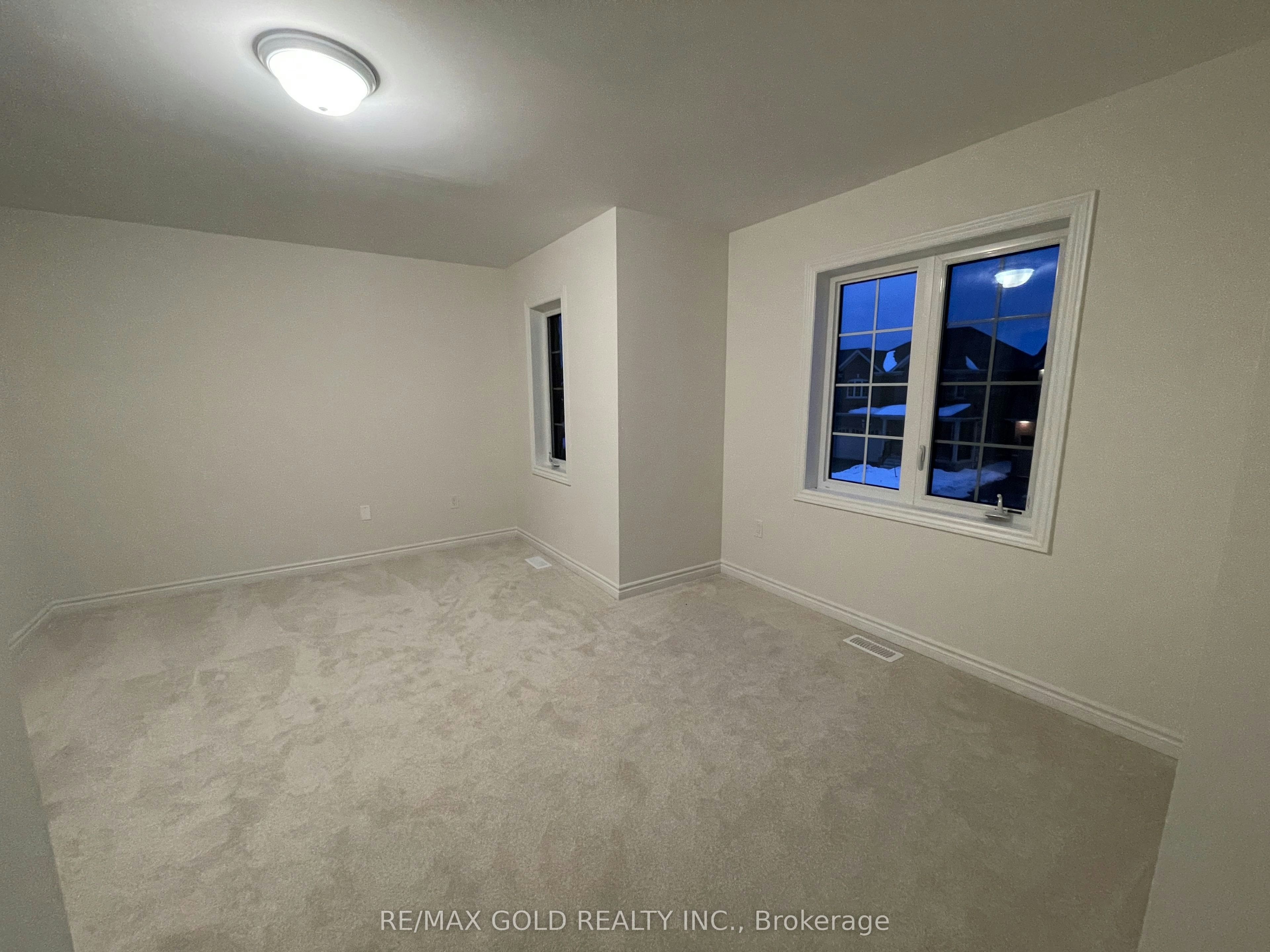 21 Sanford Circle, Springwater, ON, L9X 2A8 - 16
