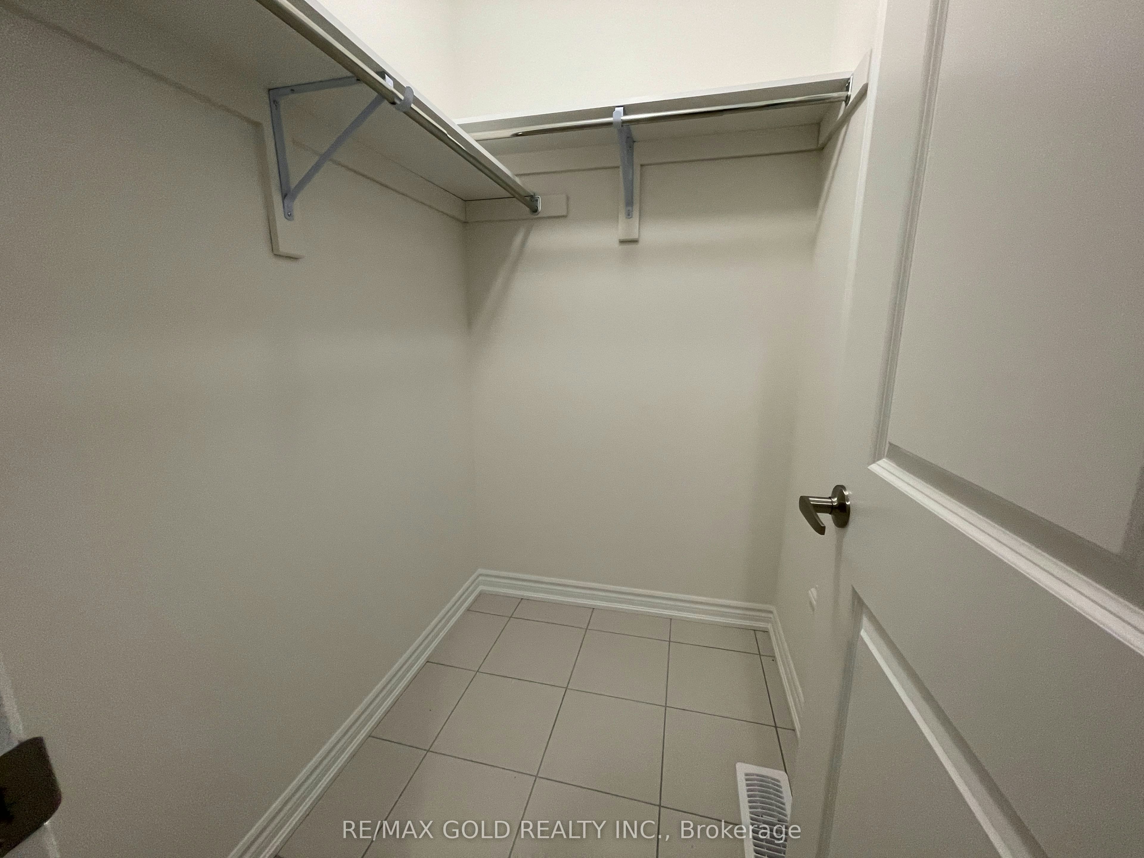 21 Sanford Circle, Springwater, ON, L9X 2A8 - 3