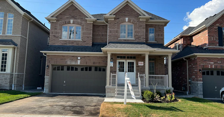 21 Sanford Circle, Springwater, ON, L9X 2A8