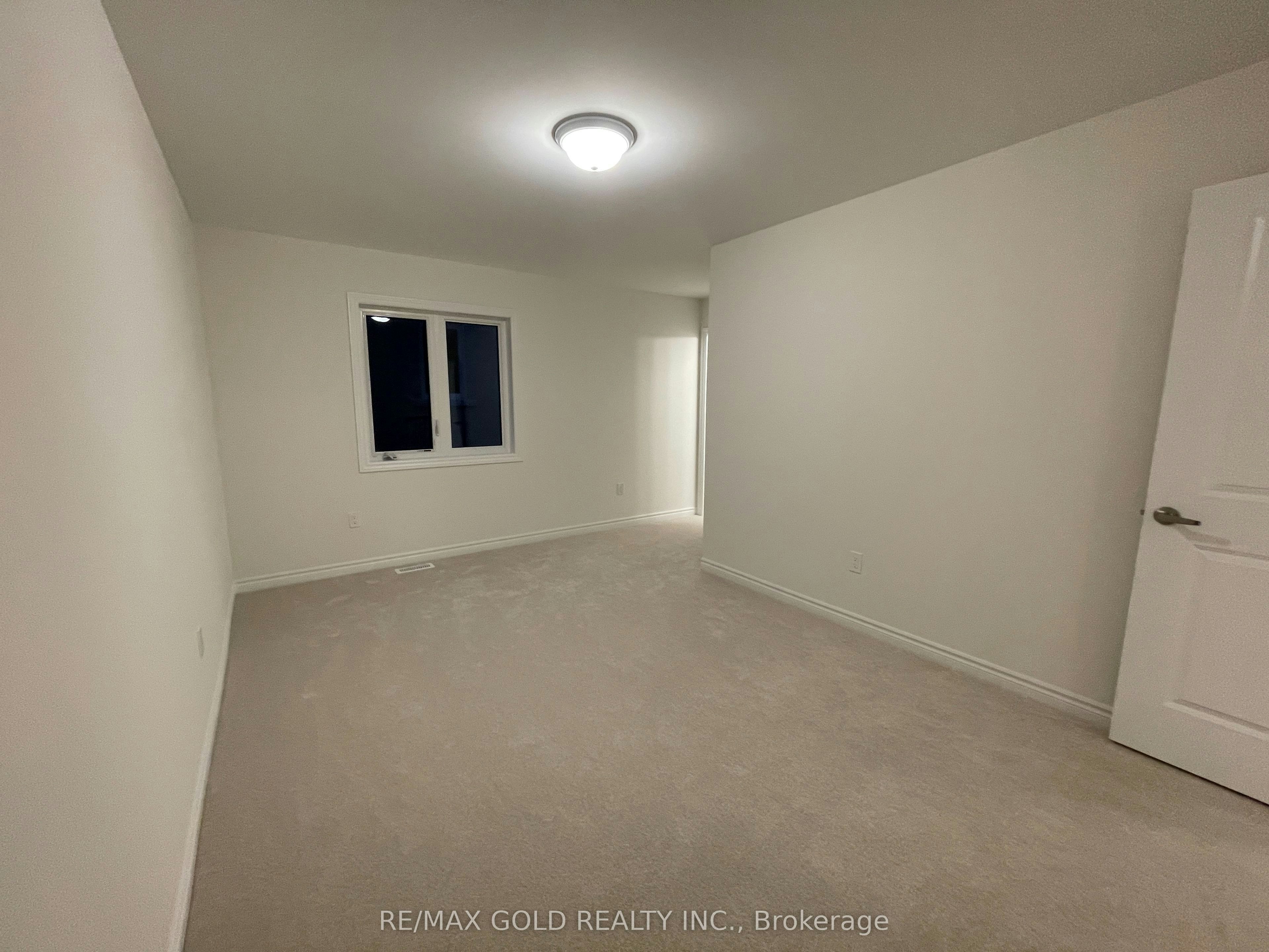 21 Sanford Circle, Springwater, ON, L9X 2A8 - 12