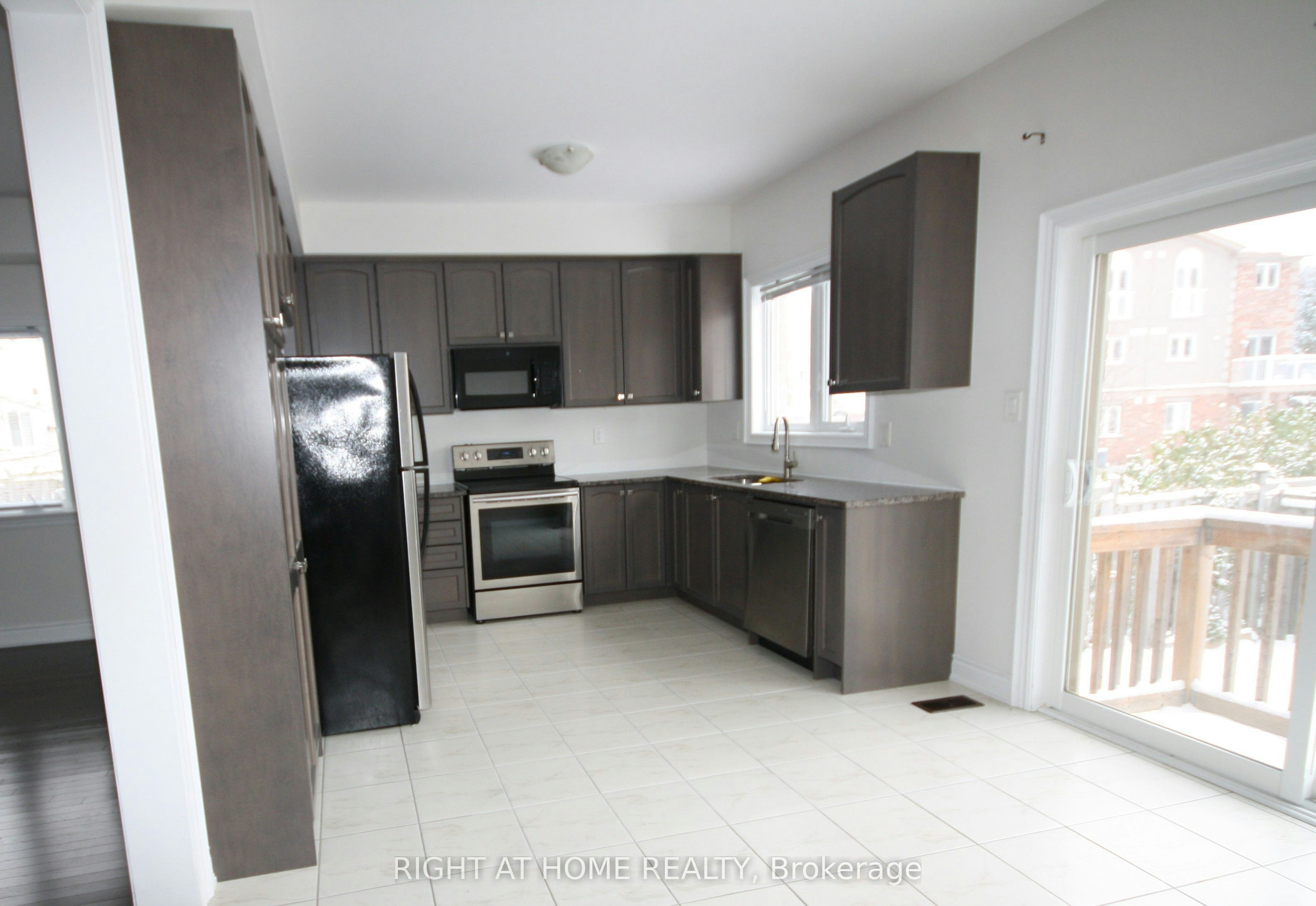 66 White Crescent, Barrie, ON, L4N 5Z9 - 8