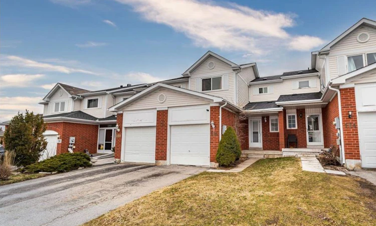 186 Pickett Crescent