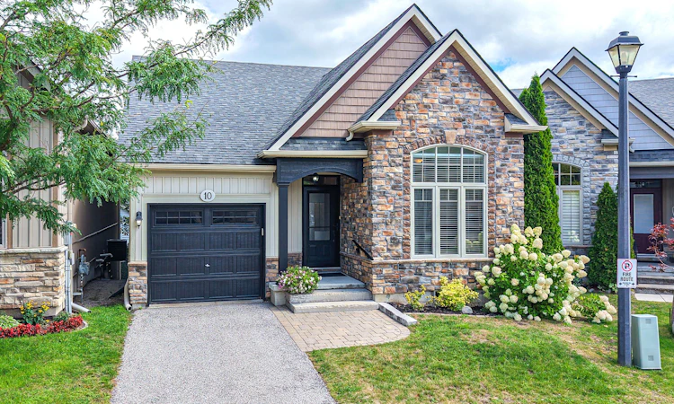 10 Canterbury Circle
